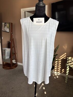 Women's White Sleeveless Tank Top